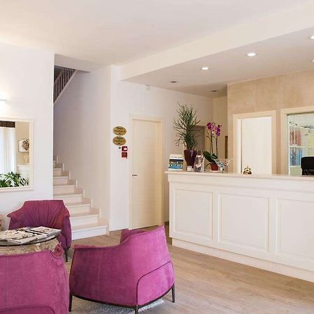 Hotel Giardino Suites And Spa - Нумана Интериор снимка